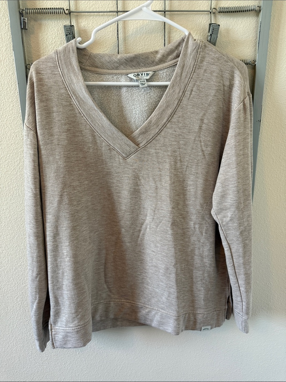 Size Small Orvis Women's Taupe V-Neck Sweater